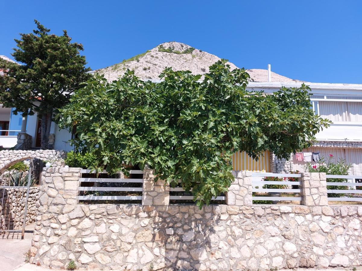 Apartmani Denis Stara Baška Exterior foto